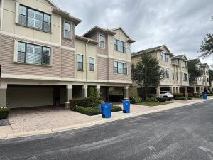 painting contractor Palm Harbor before and after photo 1781027014484_IMG_5527